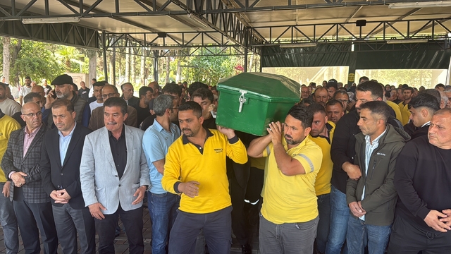 Irmakta ölü bulunan yeni evli genç toprağa verildi: Aileden şüpheli ölüm iddiası
Kardeşi Miyeser Çiftçi, "Kardeşim intihar edecek biri değildir, buna zorla yaptıran birileri vardır"
