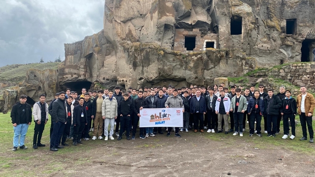 'Maziden Atiye Ahlat' programı gençleri tarihle buluşturuyor
