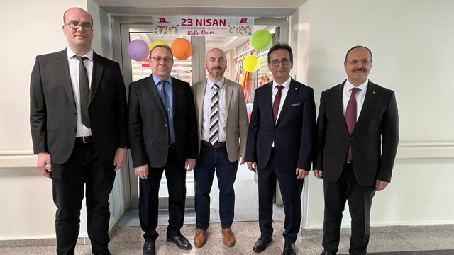 Karaman'da kurum müdürleri hastanede tedavi gören çocukları ziyaret etti