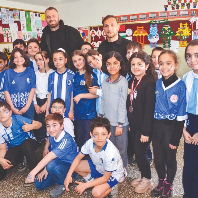 Mustafa Yumlu ve  Sefa Akgün çocukların çağrısını cevapsız bırakmadı