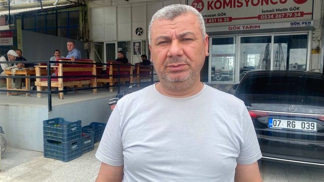 Antalya'da biber yüklü kamyonetin çalınması güvenlik kamerasınca kaydedildi
