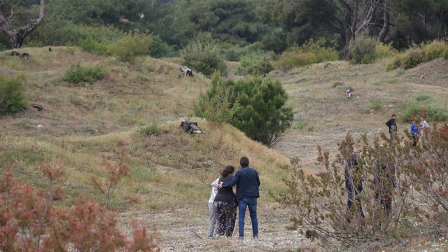 Ormanlık alanda bir kişinin cansız bedeni bulundu
Olayı haber alarak gelen yakınları gözyaşlarına boğuldu