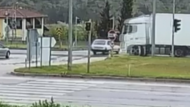 Kazada annesinin kucağından yola savrulan 10 aylık Yamaç bebek, TIR'ın altında kalıp öldü (2)