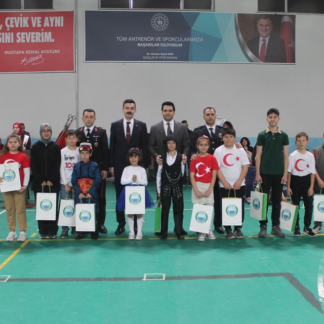 Manyas'ta 23 Nisan coşkusu