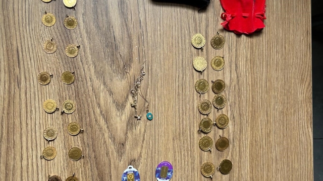 Menteşe'de kayıp cüzdan operasyonu
750 bin TL'lik altın sahibine teslim edildi