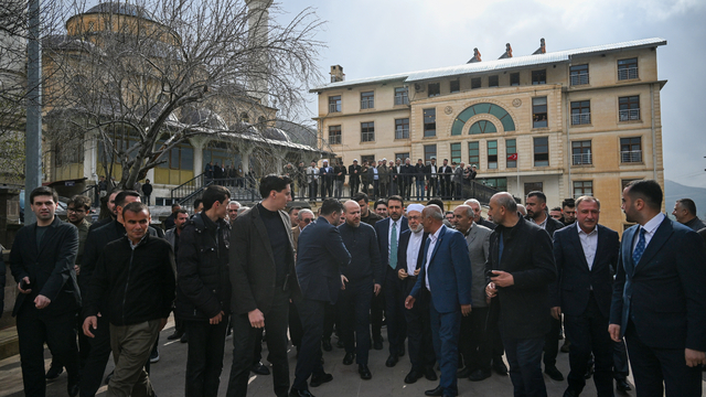İlim Yayma Vakfı Mütevelli Heyeti Başkanı Erdoğan, Bitlis'te ziyaretlerde bulundu