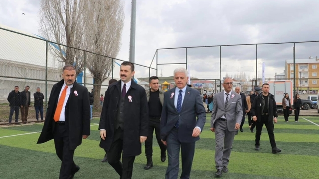 Tutak'ta 23 Nisan Çocuk bayramı coşkuyla kutlandı