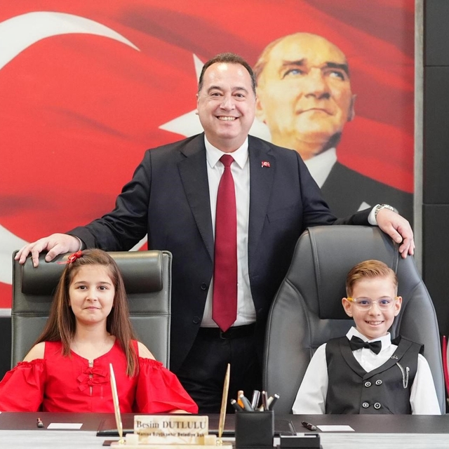Başkan Dutlulu koltuğunu çocuklara emanet etti