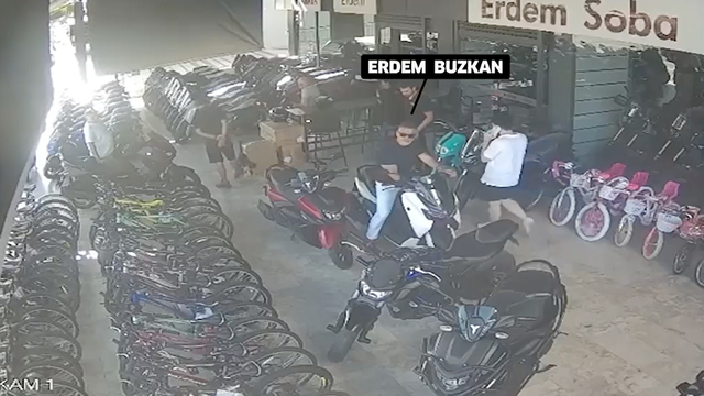 Manavgat'ta eski başkanın tutuklandığı soruşturmada paraların motosikletle taşındığı görüntüler ortaya çıktı