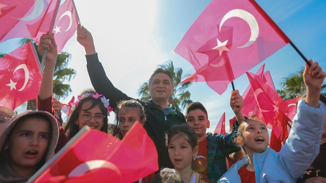 Aliağa'da 23 Nisan Çocuk Bayramı coşkuyla kutlandı