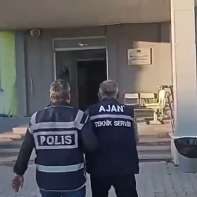 Silahla tehdit suçundan aranan şahıs Defne'de yakalandı