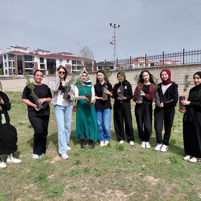 Kütahya'da öğrencilerden doğaya anlamlı katkı