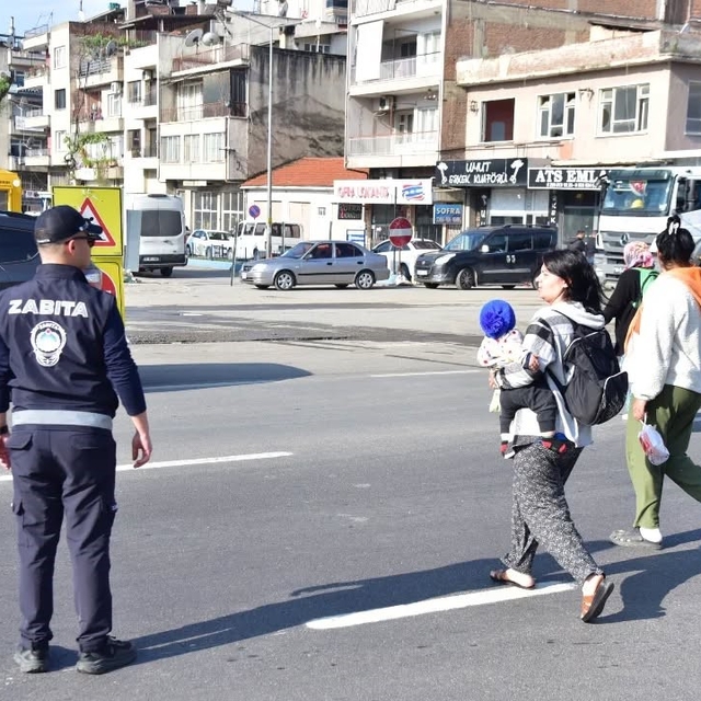 İncirliova'da zabıta ekipleri vatandaşlar için sahada