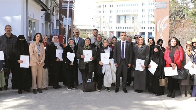 Erzurum'da kadınlara kırmızılahana ve kereviz yetiştiriciliği eğitimi
