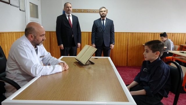 Kütahya'da 11 yaşındaki Ömer Sabri 8 ayda hafız oldu