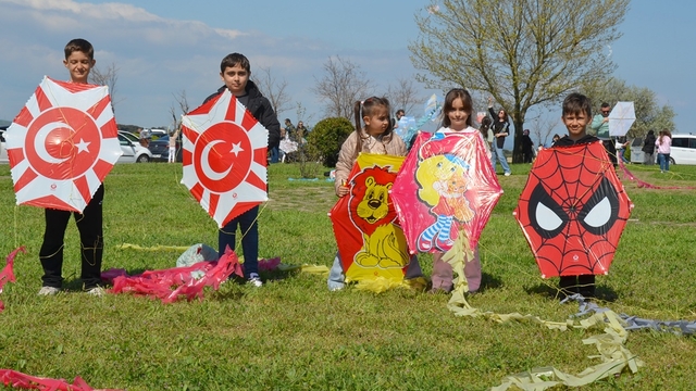 Gelibolu Belediyesi çocuklar için şenlik düzenledi