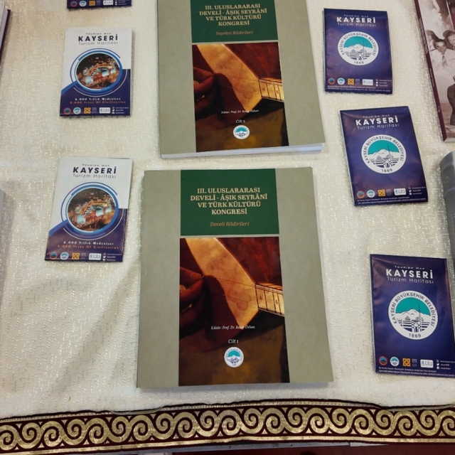 Büyükşehir'in Kültür Standı 8. Kayseri Kitap Fuarı'na renk katıyor