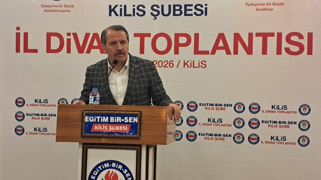 Memur-Sen Genel Başkanı Ali Yalçın: "Okullarda gerekirse tuşlu telefonlara dönüş olabilir"