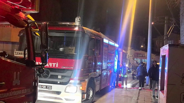 Erzurum'da metruk binada korkutan yangın
