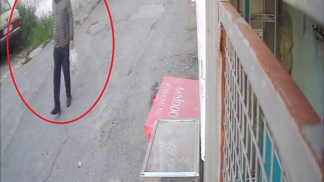 11 yıl kaçtı, 9 estetikle yeni yüz yaptı... Yeni hayat kurup yıllarca maaşla çalışan katil işçi servisinde yakalandı
Tasarlayarak adam öldürdü, otostopla kaçıp estetik ameliyatlarıyla yeni hayat kurdu
Ağırlaştırılmış müebbet alan katil zanlısı yıllarca mobilya atölyesinde çalışmış
Otostopla kaçtı, yeni hayat kurdu 11 yıllık firar serviste bitti