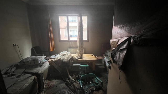 Turgutlu'da evini ateşe veren şahıs kalp krizinden hayatını kaybetti