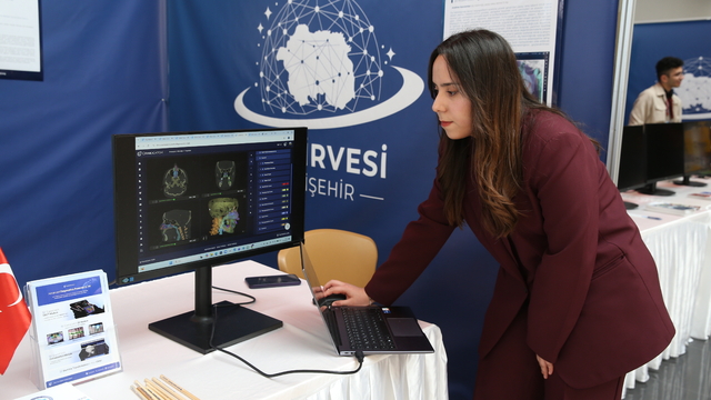 Eskişehir'de geliştirilen yerli yapay zeka modeli diş hekimlerine kararlarında destek oluyor