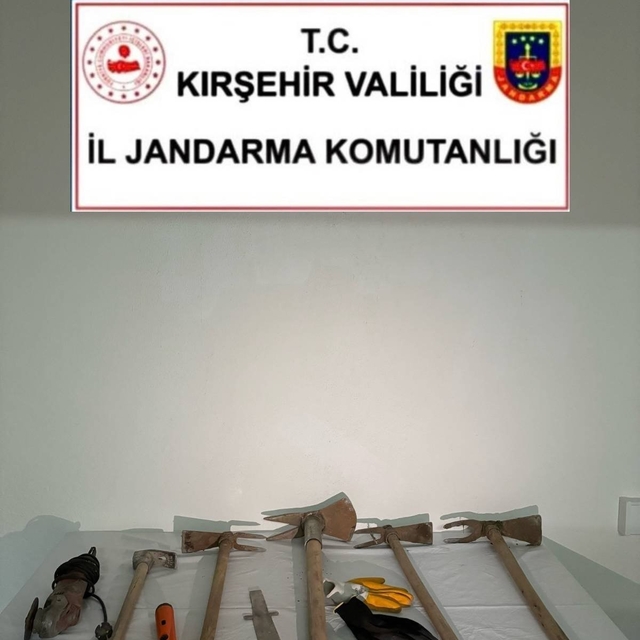 Kırşehir'de kaçak kazıya suçüstü: 2 gözaltı