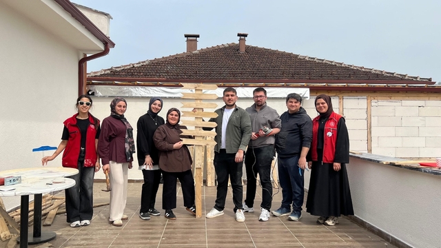 Kullanılmayan paletler tabelaya dönüştü