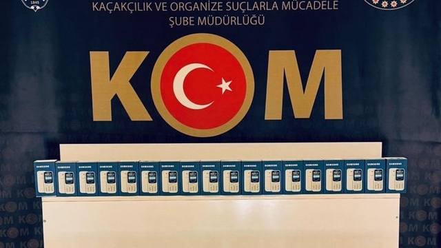 Muş'ta 35  kaçak cep telefonu ele geçirildi