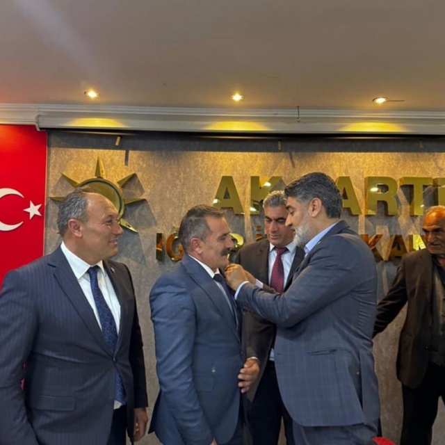 DEM Partili meclis üyesi AK Parti'ye katıldı