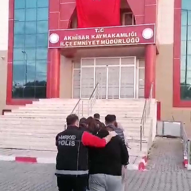 Manisa'da 4 bin 396 sentetik hap ele geçirildi; 4 tutuklama