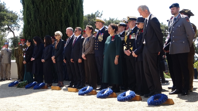 Çanakkale Kara Savaşları'nın yıl dönümünde Fransız ve İngiliz anıtlarında tören düzenlendi