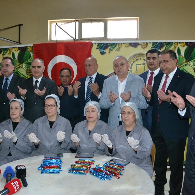 Manisa'da saçılacak 10 ton mesir macunu için dua edildi
