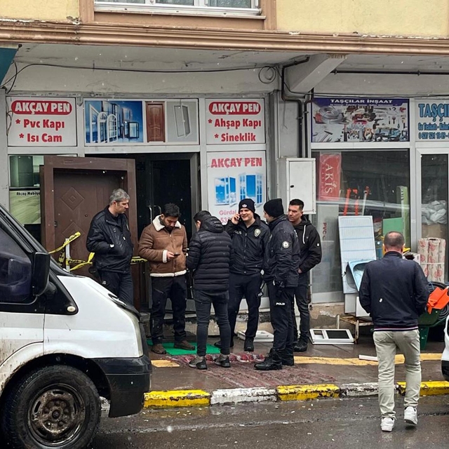 Tartıştığı kuzeni tarafından bıçaklanarak öldürüldü