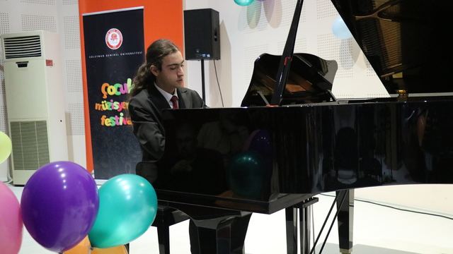 Isparta'da "Çocuk Müzisyenler Festivali" başladı