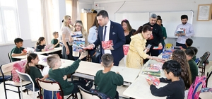 Adana'da çocuklar unutulmadı