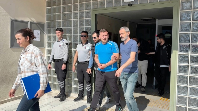 Uyuşturucu imalathanesine baskında 92 bin sentetik hap ele geçirildi (2)