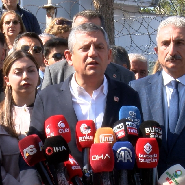 Özgür Özel: Bizle görüşmek isteyen, önce bize düşman hukuku uygulamaktan va...