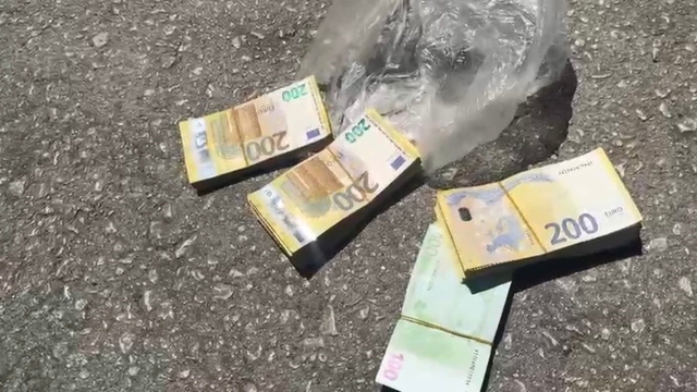 Antalya'da rüşvet iddiası davasında 3 sanığa tahliye
Eski SGK il müdürü ve 2 başmüfettiş yurt dışı çıkış yasağıyla tahliye edildi