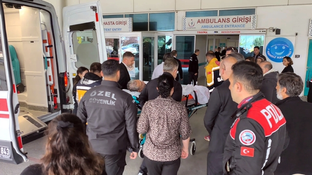 Datça'da Haluk Laçin'e yönelik silahlı saldırıyla ilgili 2 kişi gözaltına alındı
Haluk Laçin, Muğla Eğitim ve Araştırma Hastanesine sevk edildi