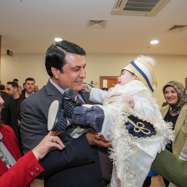 Şehitkamil'de toplu sünnet coşkusu
Yılmaz: "Her evde, her ferdin yanında ol...