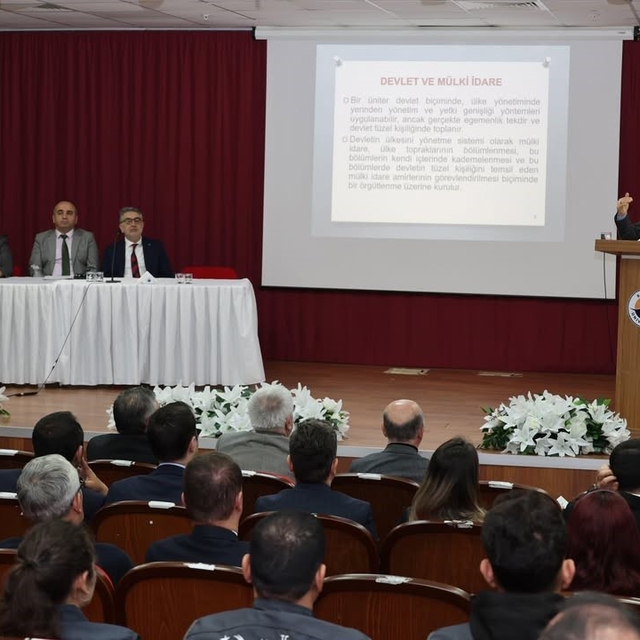 Sinop'ta "Kamu Yönetiminde Güncel Konular" paneli