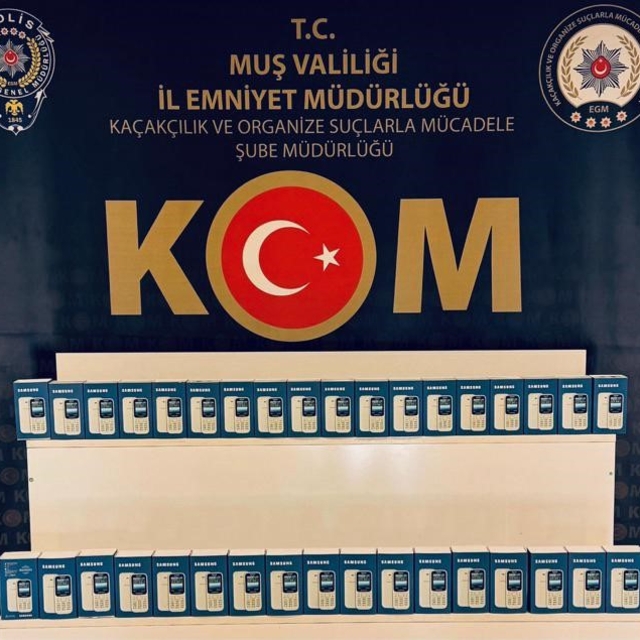 Muş'ta 35 kaçak cep telefonu ele geçirildi