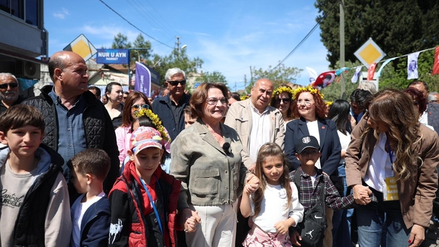 Didim'de 2. Ege Lezzetleri Festivali zengin tatlarıyla başladı