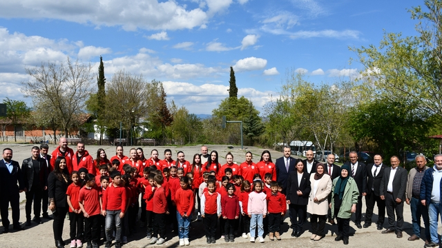 Samsunspor Voleybol Akademi'den Vezirköprü'de sosyal sorumluluk projesi