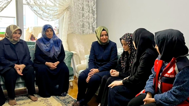 AK Parti Genel Başkan Yardımcısı Kaya, Kahramanmaraş'ta öğrencilerin aileleriyle bir araya geldi