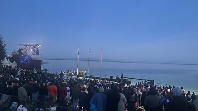 Anzak askerler Gelibolu'da 'Şafak Ayini' ile anıldı