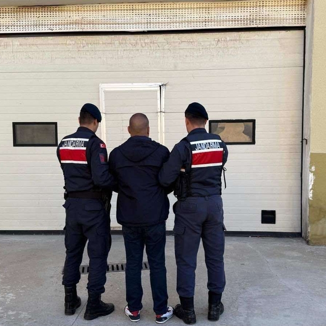 Kesinleşmiş hapis cezasıyla aranan 4 şahıs yakalandı
