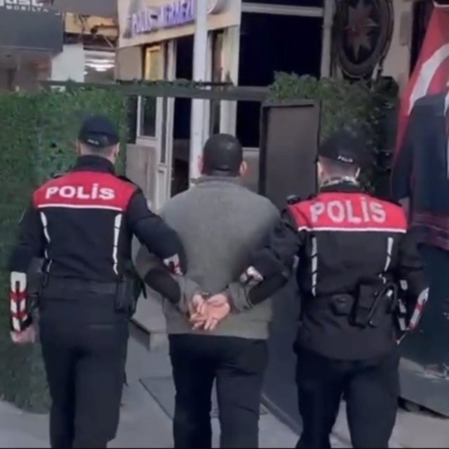 İzmir'de 131 aranan şüpheli yakalandı