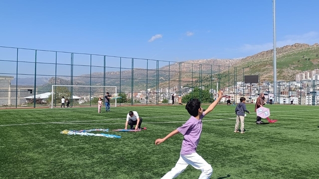 Çermikte uçurtma şenliği düzenlendi